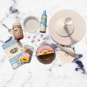 MGAs Miniverse Mini Food Series 2 Diner Cookies and Cream Pie